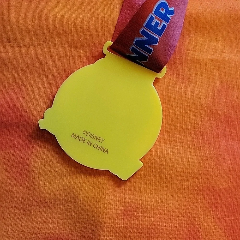 Disney Cruise Line Minnie Mouse Winner Lanyard with Medallion
